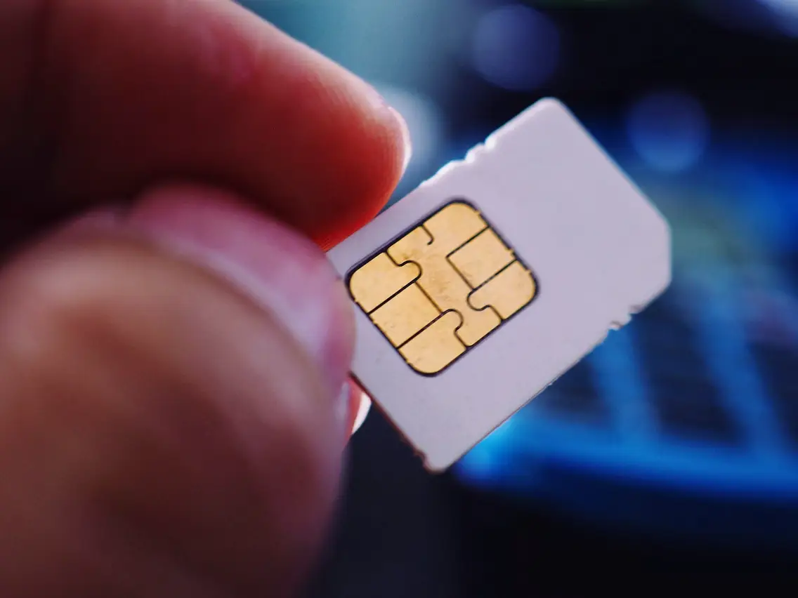 How to Find Out if Your Spouse Has Another SIM Card